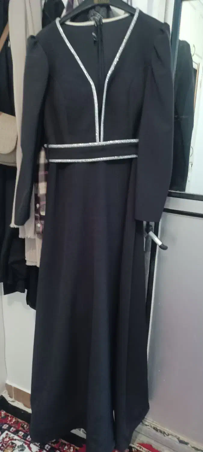 پیراهن|لباس|دورود, |دیوار