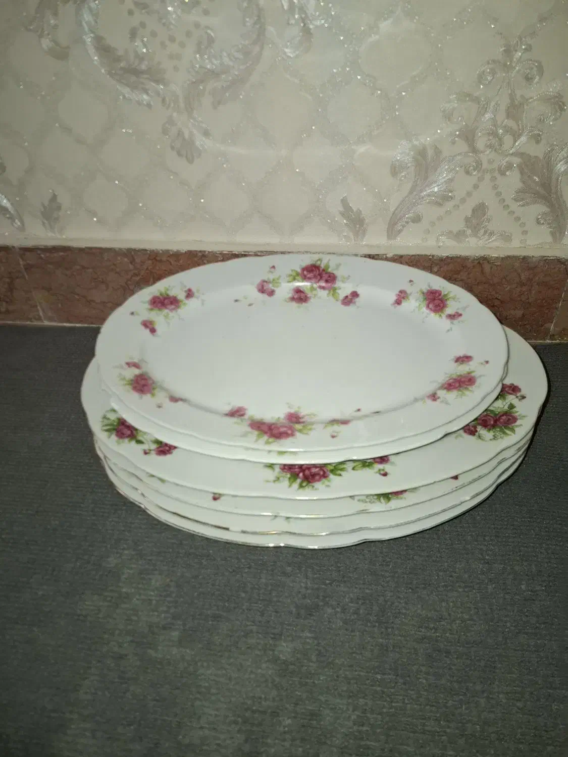 دیس گل سرخی قدیمی|ظروف سرو و پذیرایی|تهران, مینای جنوبی|دیوار