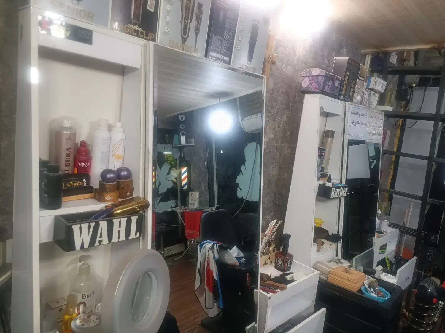 دکور آرایشگاه مردانه و سرشور در حد نو|آرایشگاه و سالن‌های زیبایی|شهریار, شهرک وائین|دیوار