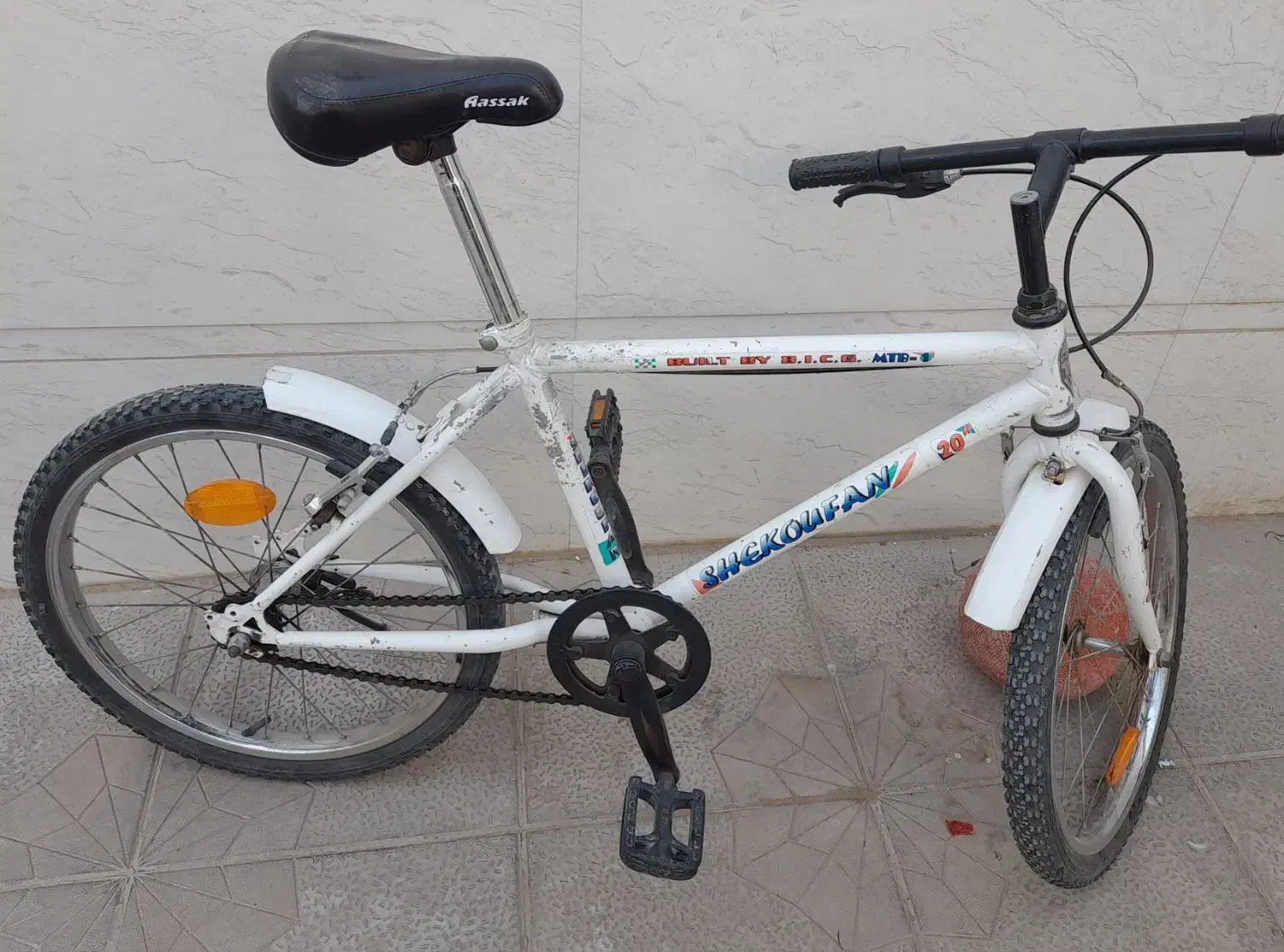 دوچرخه ۲۰سفید ساده تمیز سالم|دوچرخه، اسکیت، اسکوتر|کاشمر, |دیوار