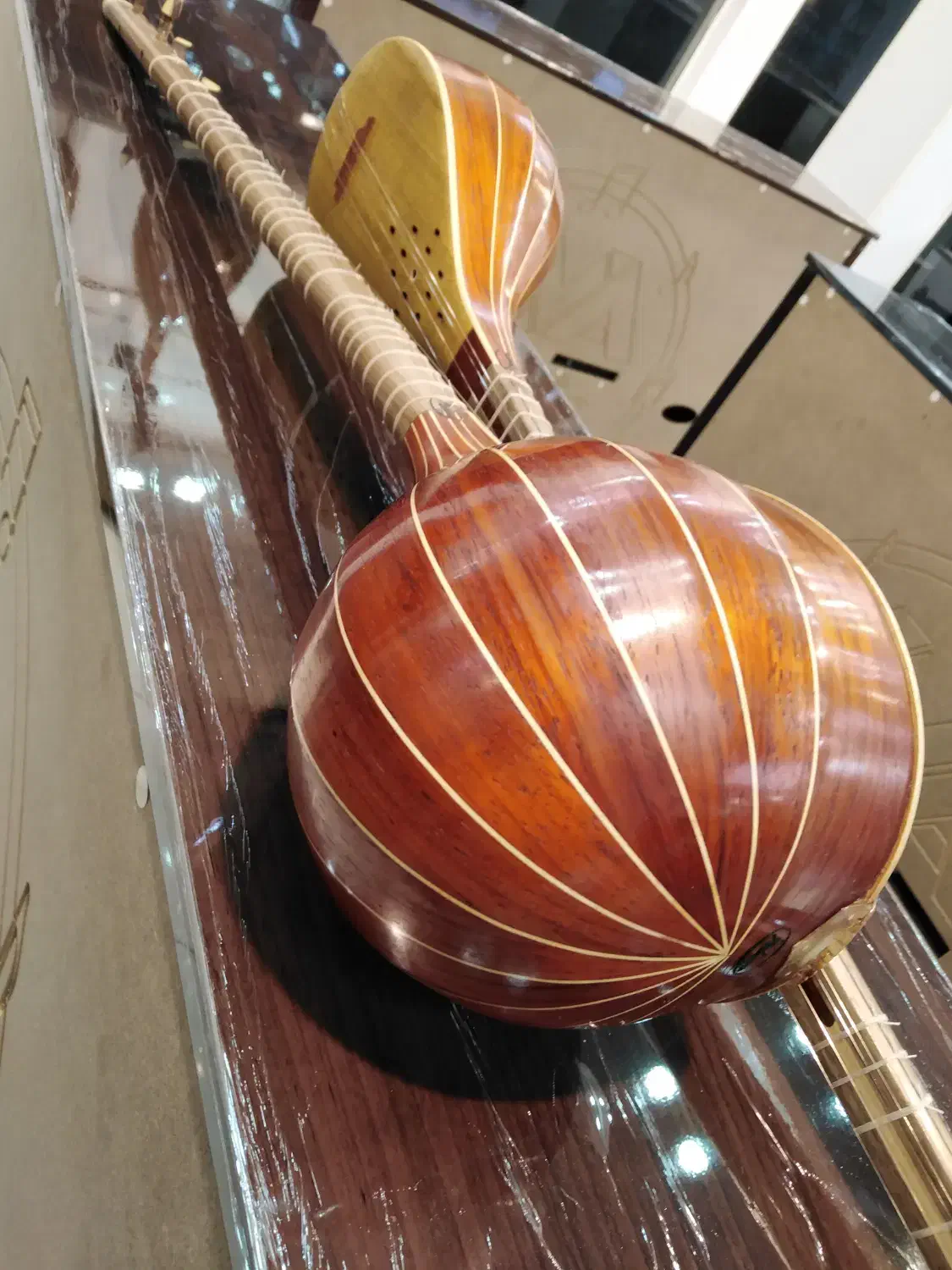 سه تار|سازهای سنتی|آمل, |دیوار