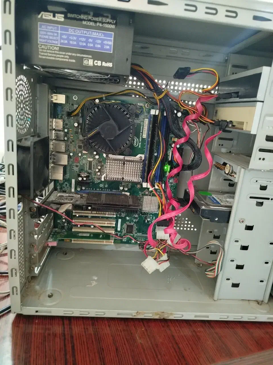 کامپیوتر با رم 6گیگ DDR3 و هارد 160گیگ و DVD R.W|رایانه رومیزی|تهران, حر|دیوار