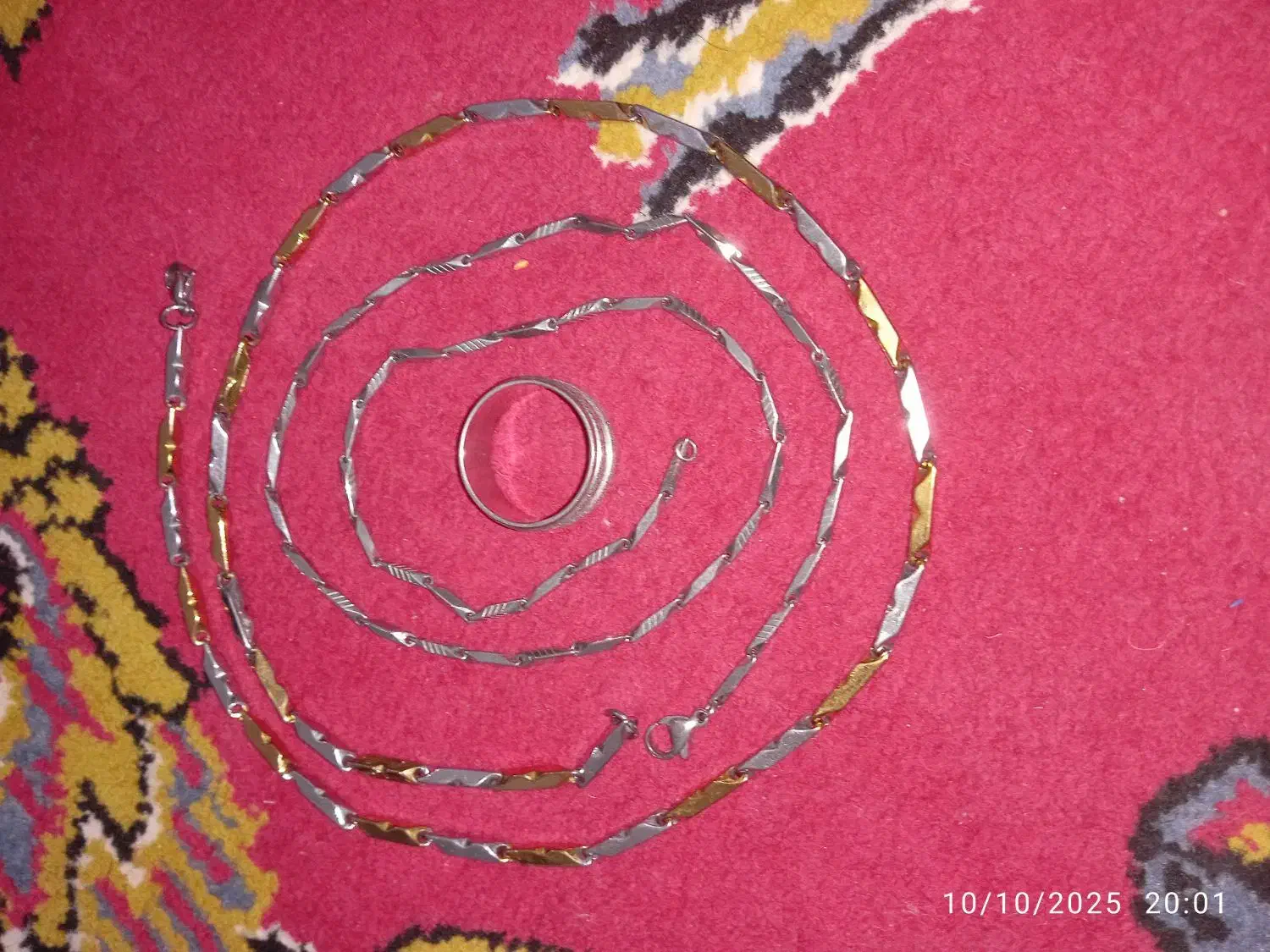 گردنبند|بدلیجات|قائن, |دیوار