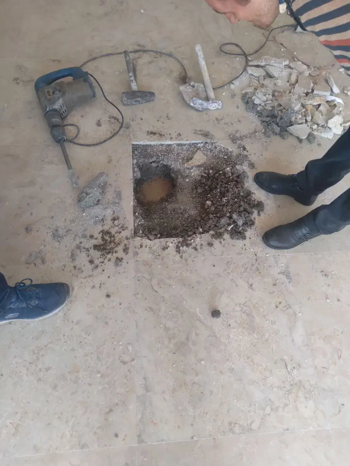 تشخیص ترکیدگی لوله با دستگاه. رفع نم|خدمات پیشه و مهارت|تهران, فلسطین (میدان انقلاب)|دیوار