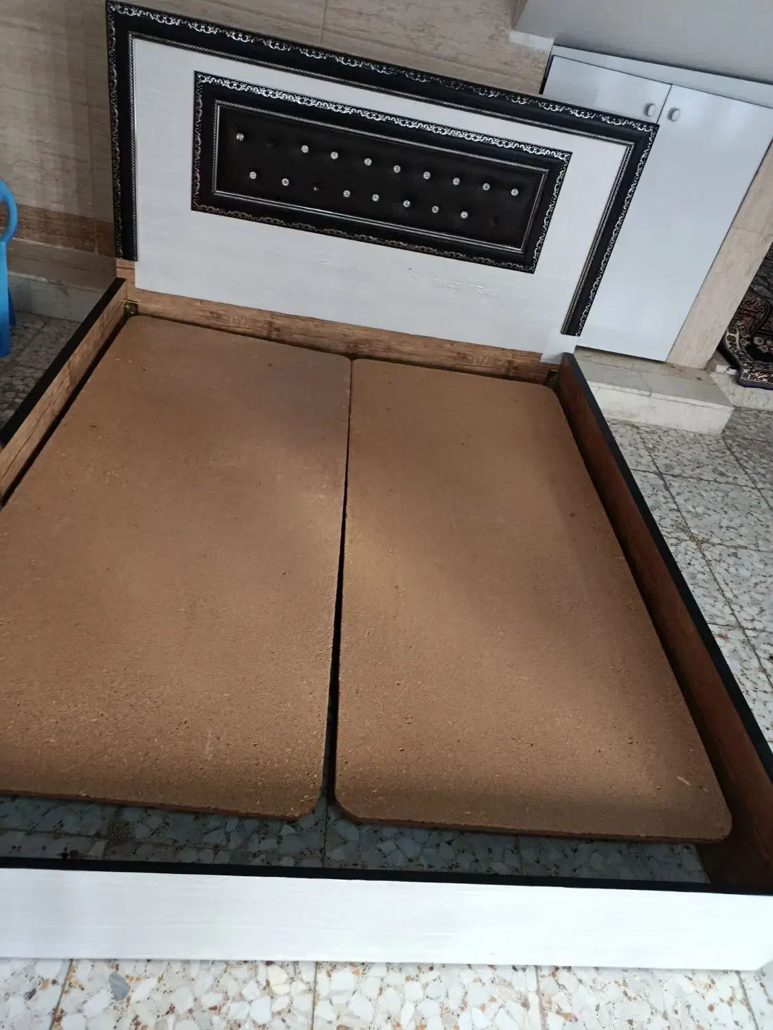 تخت خواب دو نفره|تخت و سرویس خواب|قم, نیروگاه|دیوار