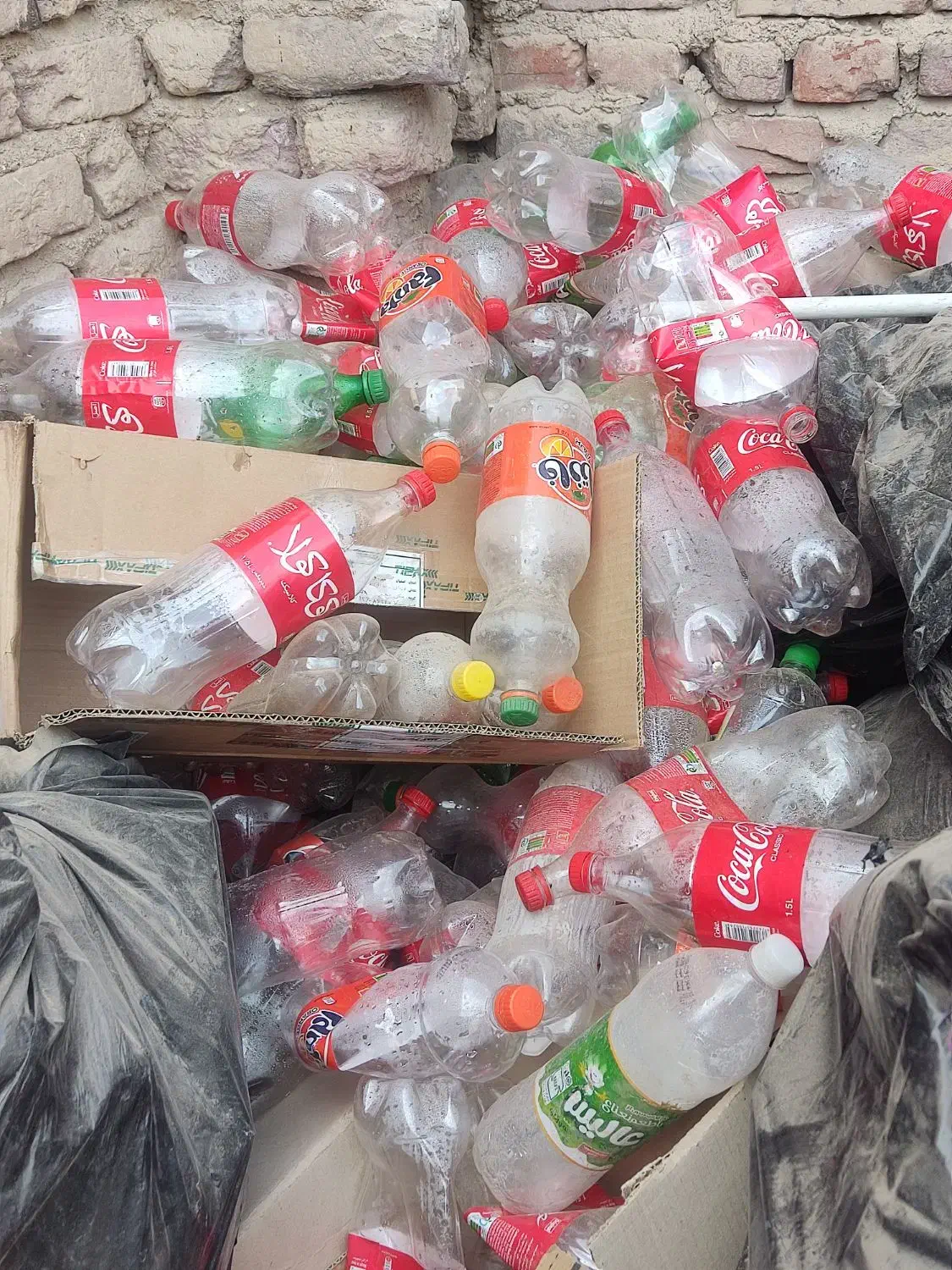 بطری|ظروف نگهدارنده، پلاستیکی، یک‌بارمصرف|زاهدان, |دیوار