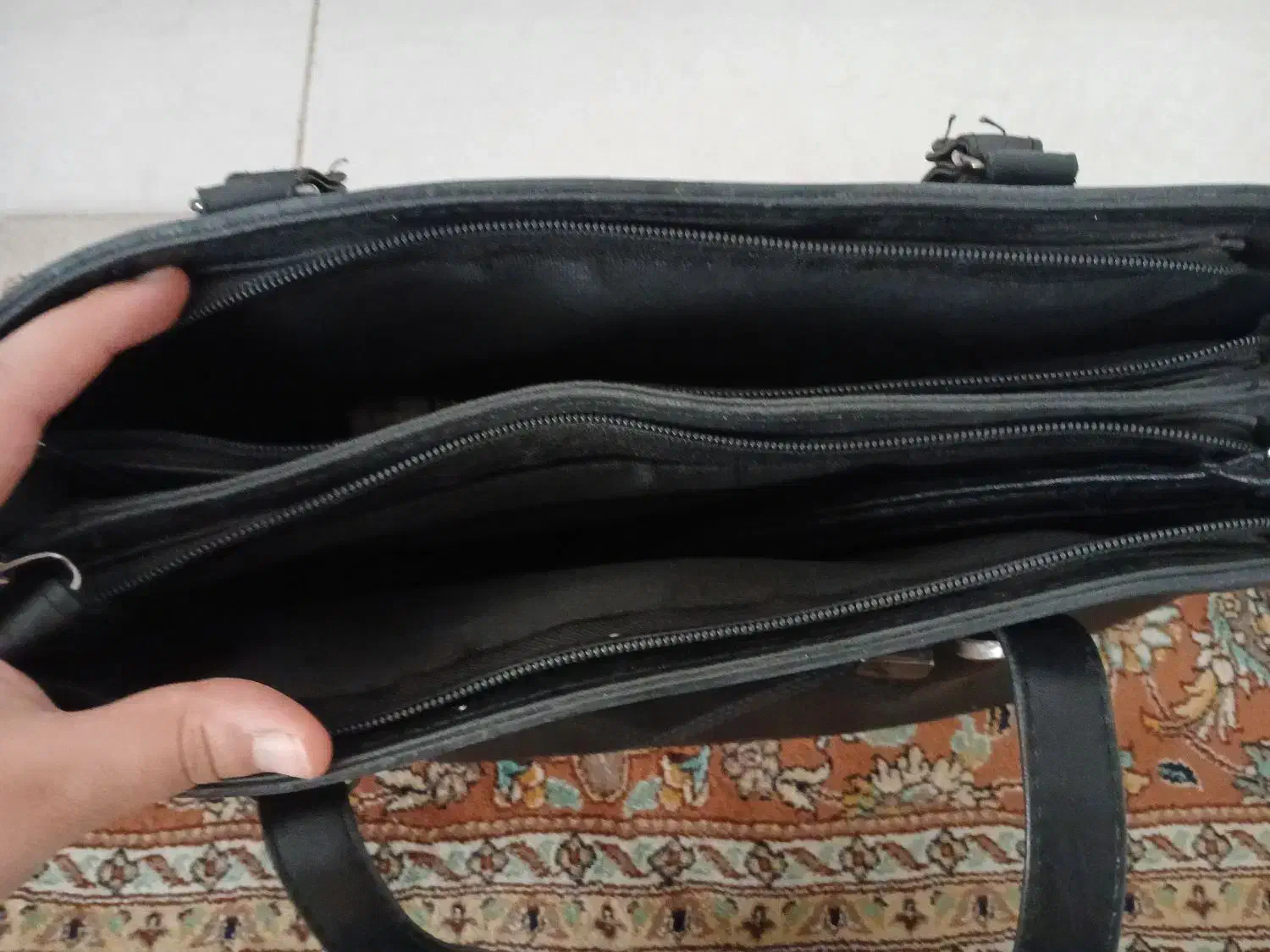 کیف|کیف، کفش، کمربند|قم, انسجام|دیوار