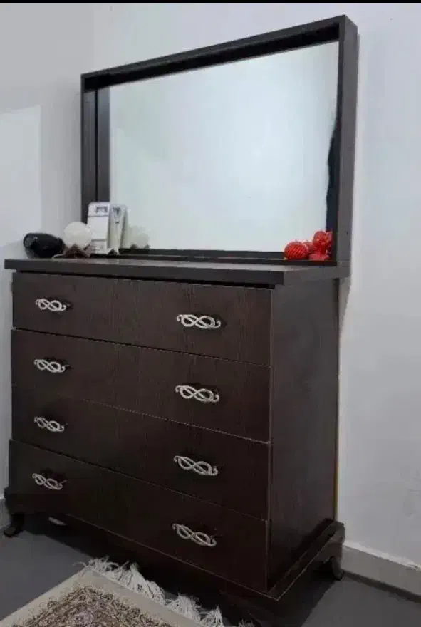 دراور چهار کشو|جاکفشی، کمد، دراور|مهاجران, |دیوار