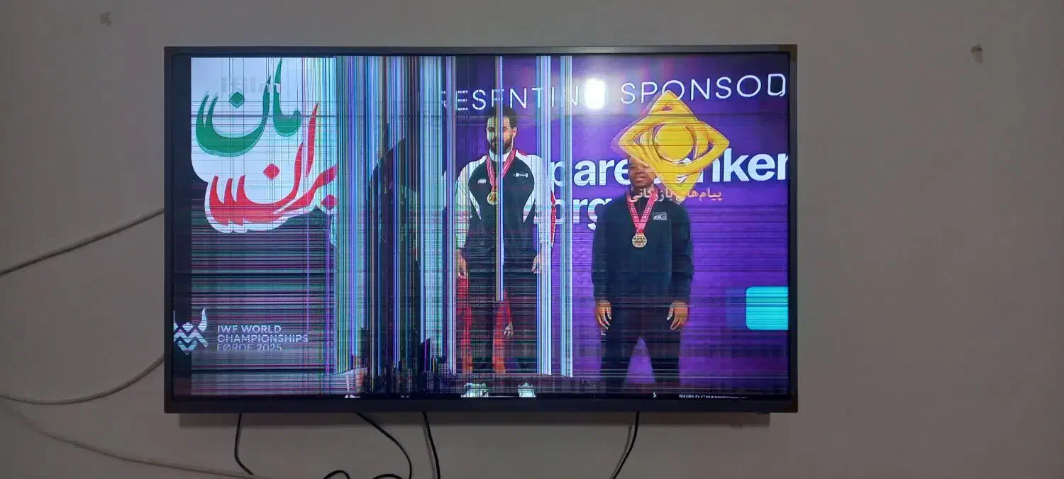 تلوزیون دوو 43 اینچ ضربه خورده|تلویزیون و پروژکتور|قزوین, |دیوار