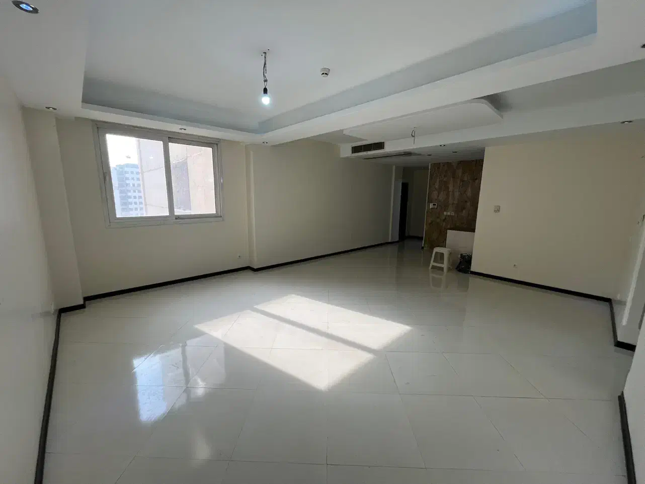 ۱۰۳ متر برج رینگ اول دریاچه خوش نقشه