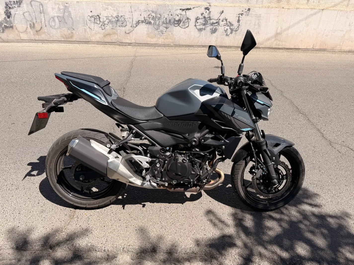 Kawasaki Z250|موتورسیکلت|تهران, سعادت‌آباد|دیوار