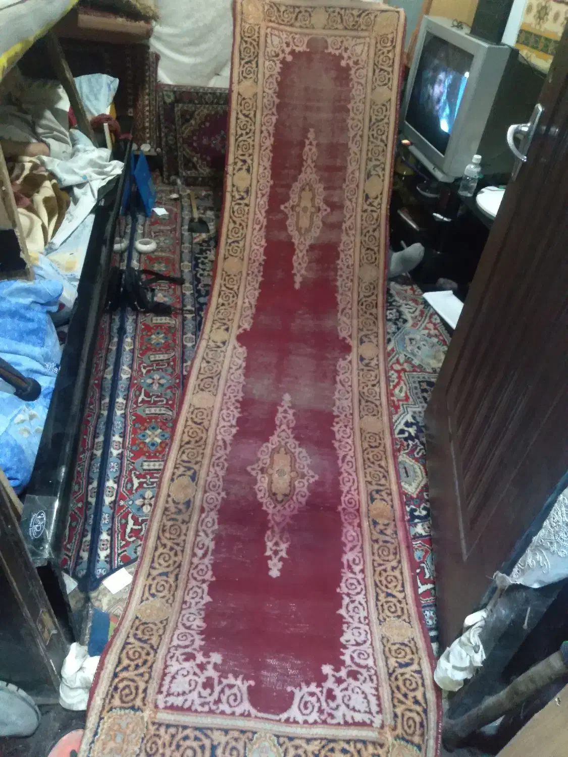 یک عددفرش کناره دست بافت سه متری|فرش|رشت, حومه رشت|دیوار