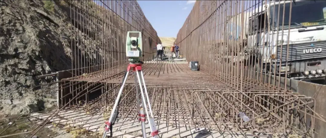 نقشه بردار خدمات نقشه برداری یوتی ام شمیم|خدمات پیشه و مهارت|بروجرد, |دیوار