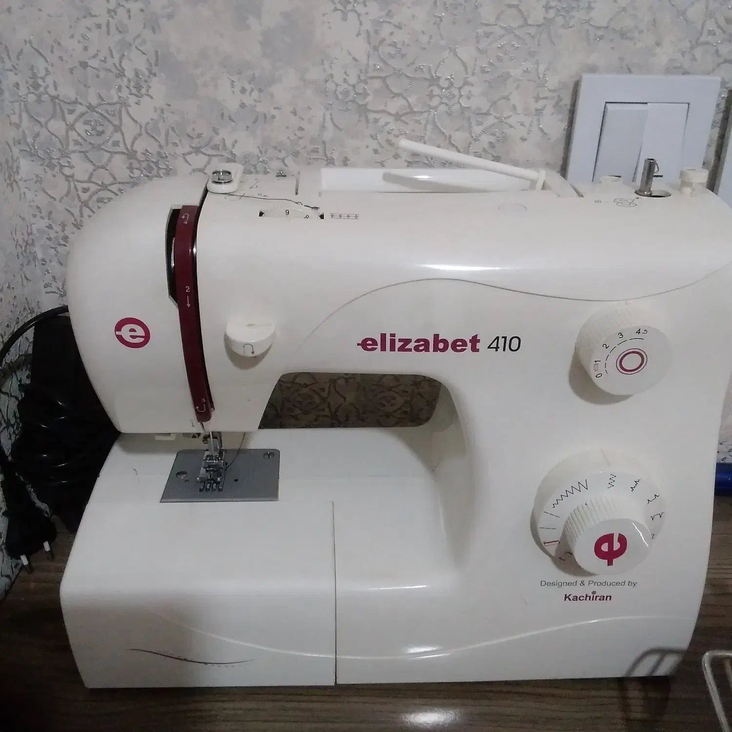 دوعدد فرش شش متری ویک گاز چرخ خیاطی میز تحریر|فرش|پاکدشت, پاکدشت (مامازند)|دیوار