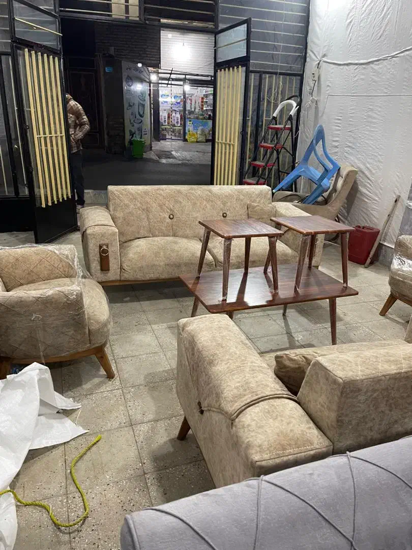 مبل چستر ۷نفره بامیز عسلی مناسب جهیزیه|مبلمان خانگی و میز عسلی|پاکدشت, حصار امیر|دیوار