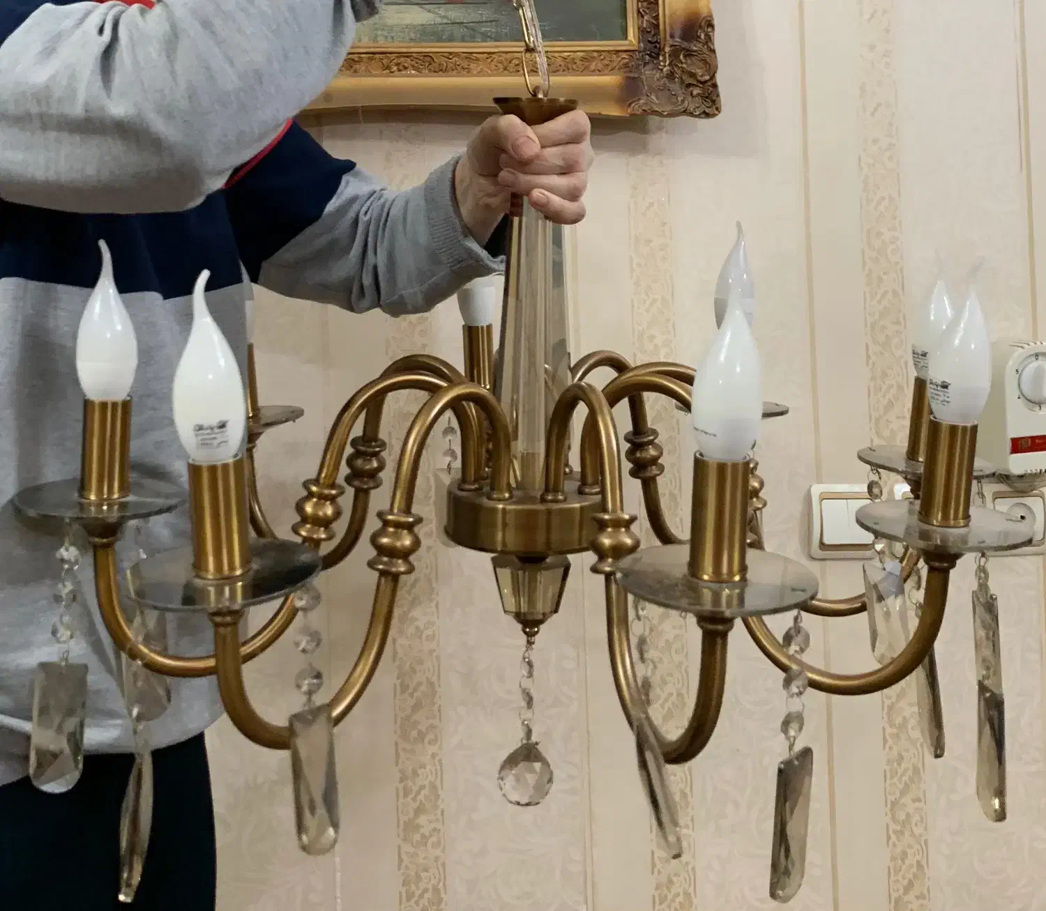 لوستر|لوستر و چراغ آویز|لاهیجان, انقلاب|دیوار