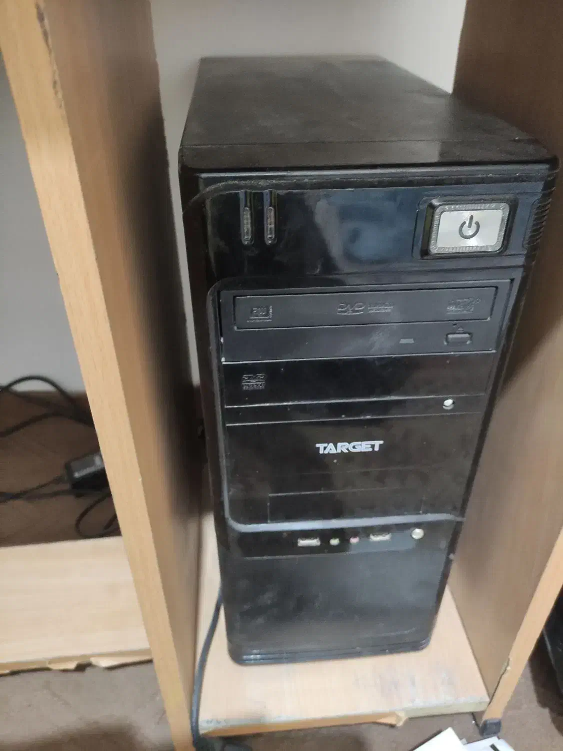 کامپیوتر به همراه کیس وکیبورد|رایانه رومیزی|طاغنکوه, |دیوار