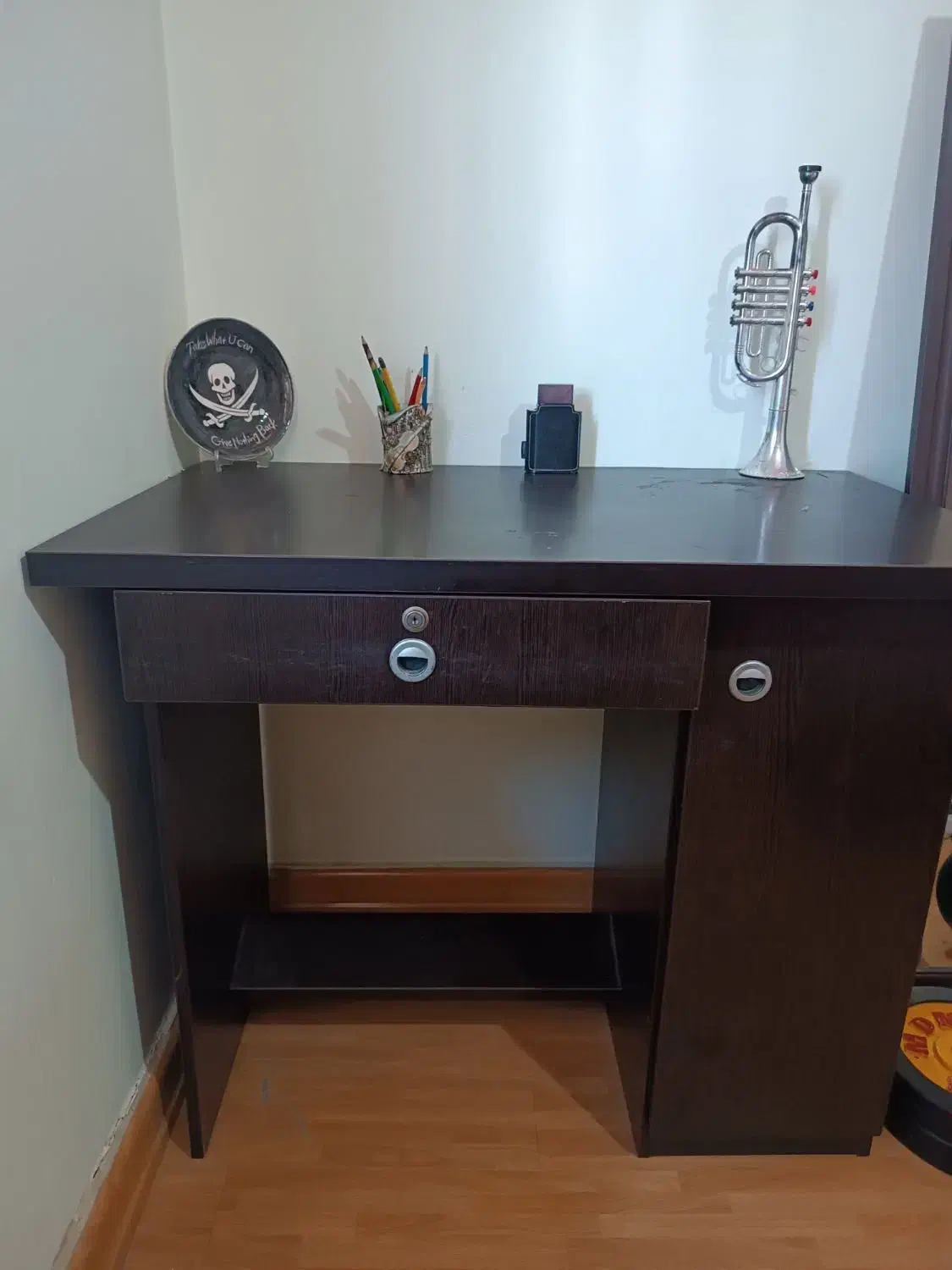 میز تحریر mdf کاملا سالم با کشو و قفسه|میز تحریر و کامپیوتر|رشت, پارک شهر|دیوار