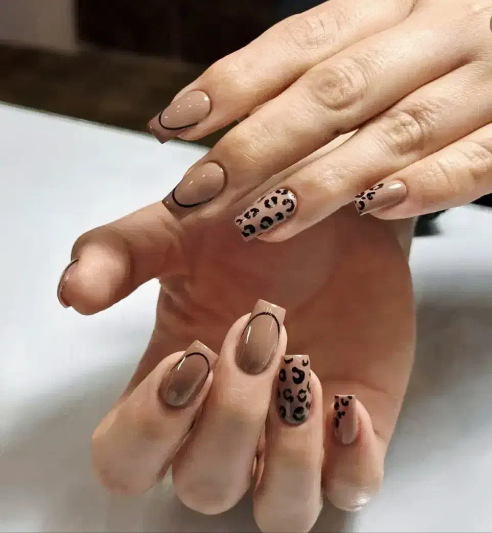 خدمات کاشت ناخن|خدمات آرایشگری و زیبایی|خرمآباد, |دیوار