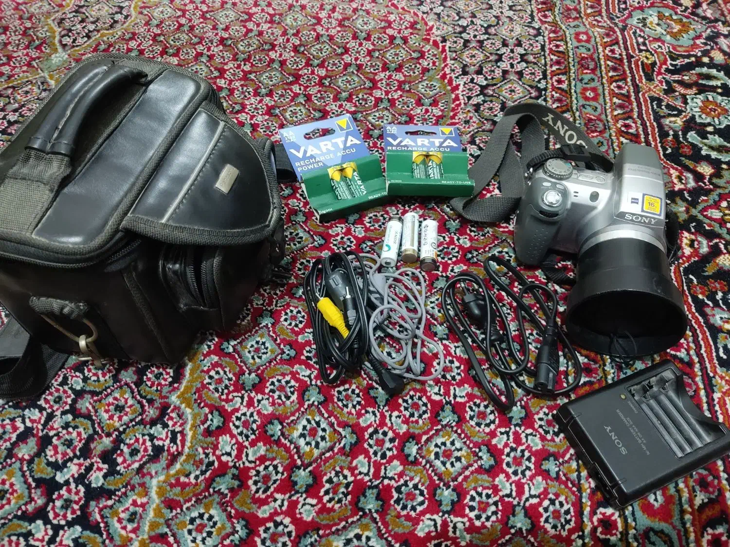 دوربین سونی|دوربین عکاسی و فیلم‌برداری|گلبهار, شهر جدید گلبهار|دیوار