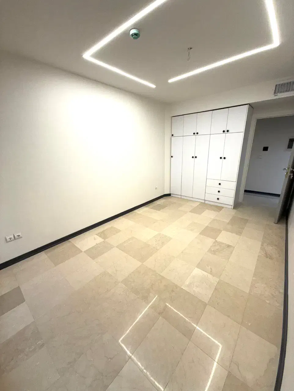 ۱۴۰ متر/ نوساز کلید نخورده/طبقه۳/فول