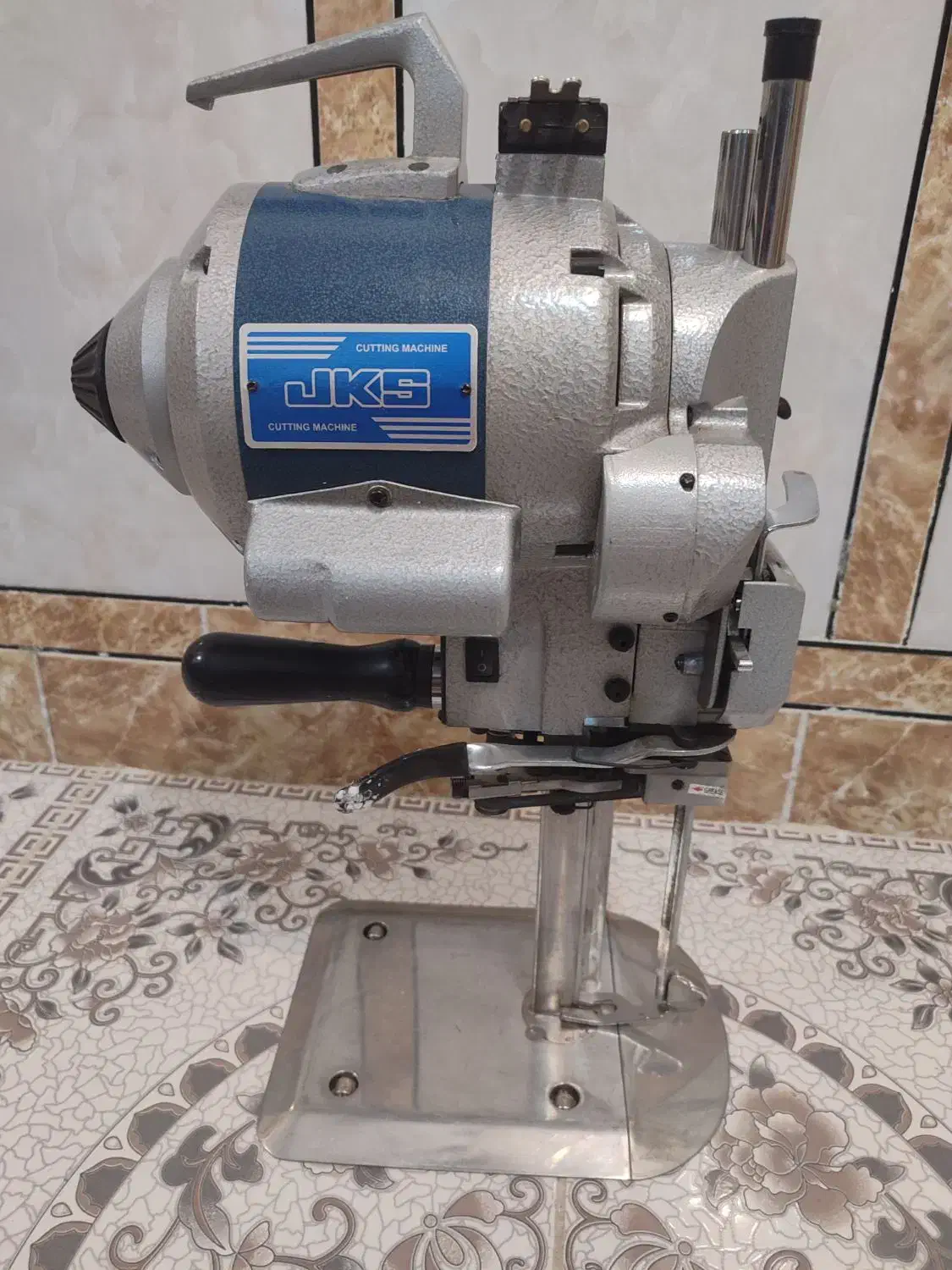 دستگاه برش پارچه ایستاده JKS مدل JK-T1300 درحد نو|ماشین‌آلات صنعتی|خمینی‌شهر, |دیوار