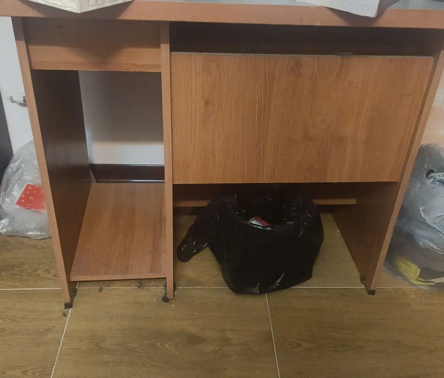 میز تحریر و دراور هردوباهم|میز تحریر و کامپیوتر|مشهد, چهارچشمه|دیوار