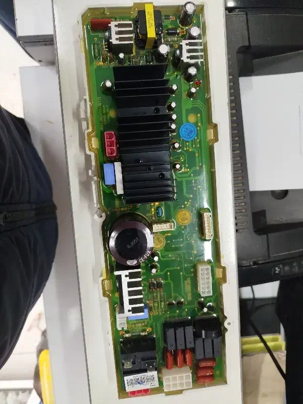 برد لباسشویی اسنوا|ماشین لباسشویی و خشککن لباس|فولادشهر, B4|دیوار