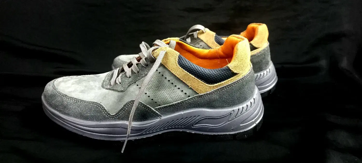 کفش ۳۱۳|کیف، کفش، کمربند|رشت, کوی مهر|دیوار