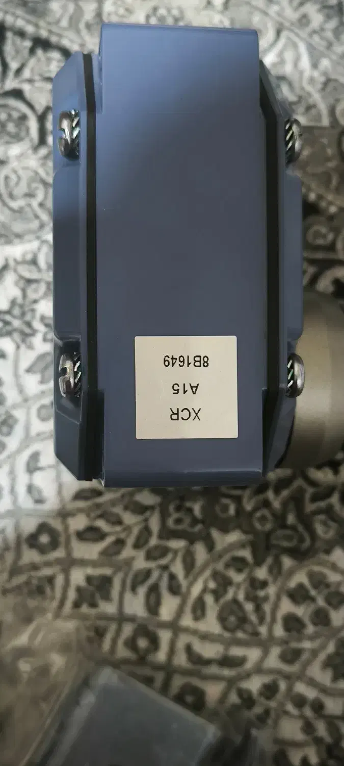 لیمیت سوئیچ اشنایدر مدل xcr|ماشینآلات صنعتی|فولادشهر, A2|دیوار