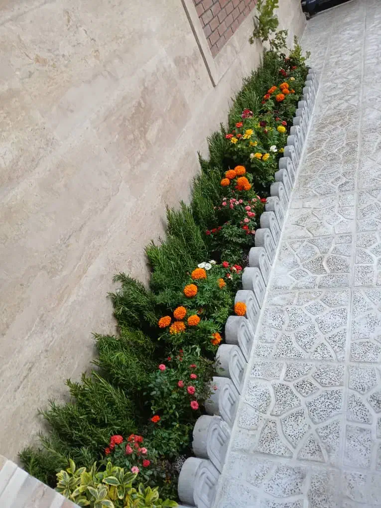 خدمات باغبانی باغچه کاری گلکاری تعویض خاک گلدون گل|خدمات باغبانی و درختکاری|تهران, فردوس|دیوار