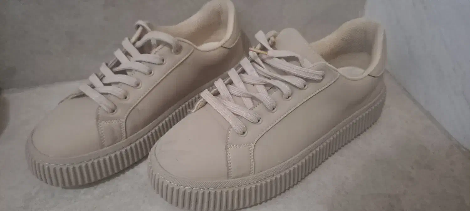 کتونی کرمی برند زارا|کیف، کفش، کمربند|تهران, امیریه|دیوار