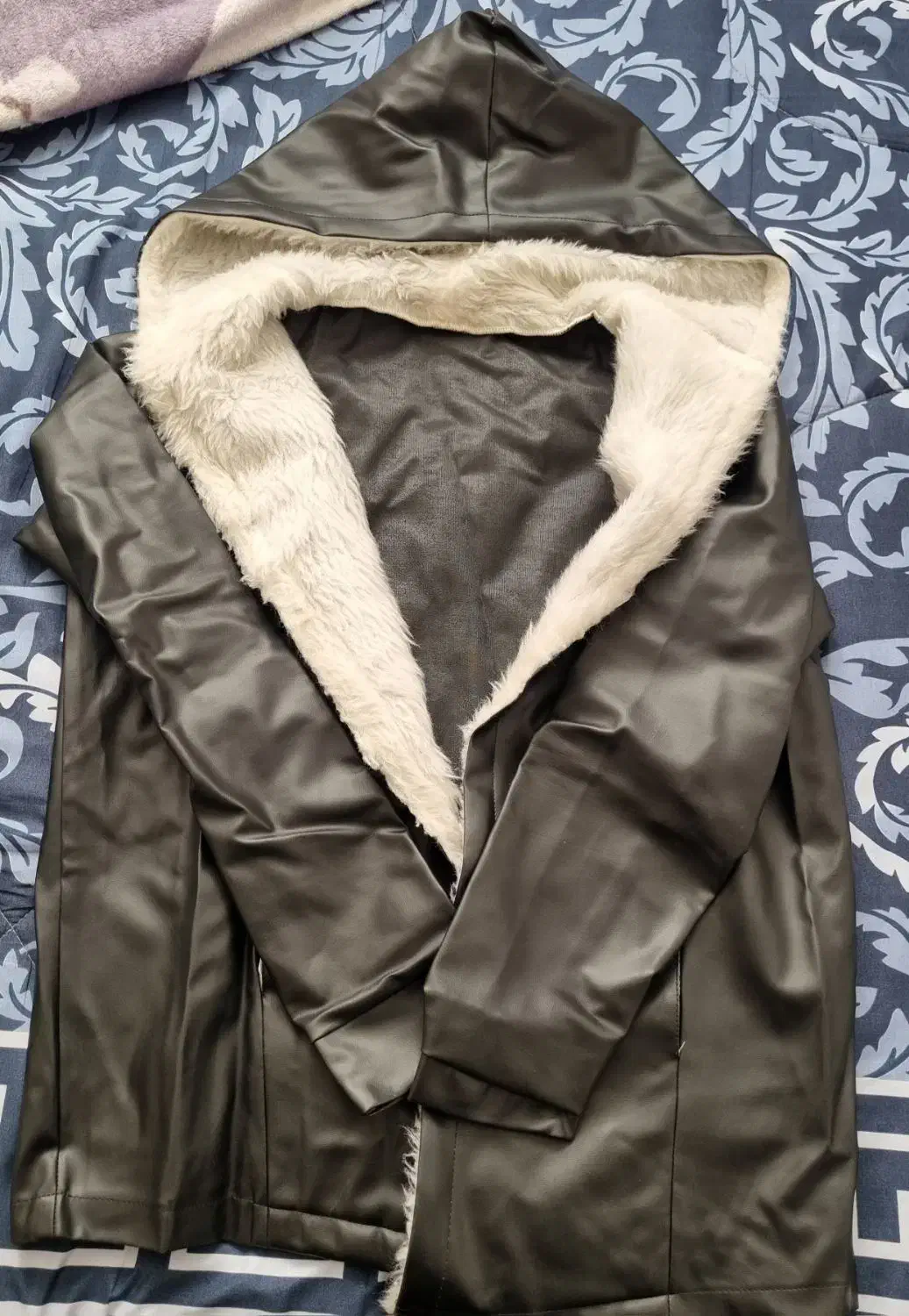 کاپشن چرم اصلی و شنل|لباس|گلپایگان, |دیوار