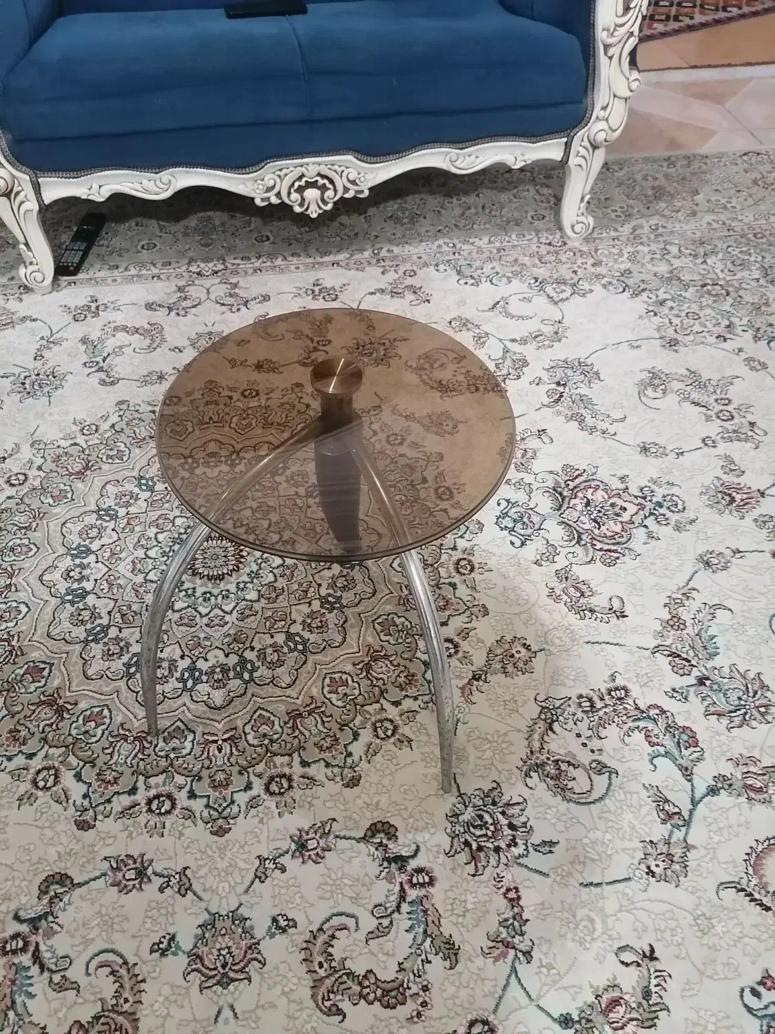 گل میز|مبلمان خانگی و میز عسلی|صدرا-فارس, فاز ۱|دیوار