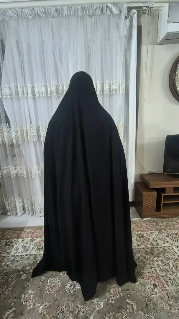 چادر مشکی|لباس|مشهد, کارمندان دوم|دیوار