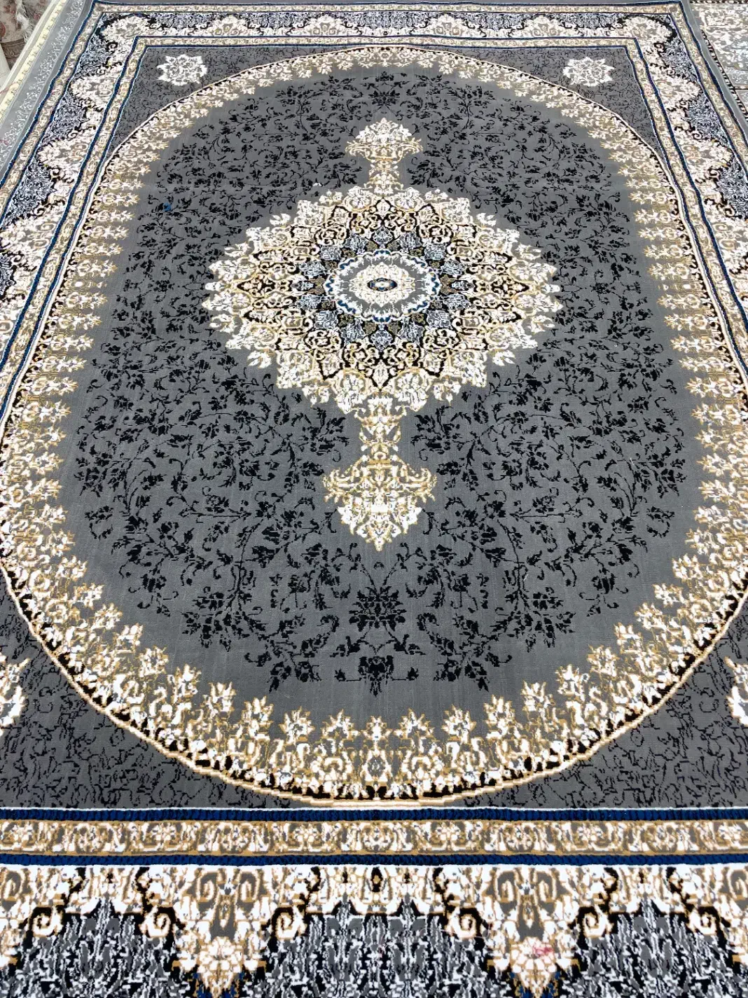 فرش ۹متری مناسب نو/جفت/توحید ۲ ماندگار|فرش|بیرجند, |دیوار