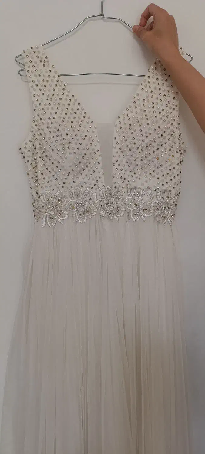 لباس مجلسی|لباس|اقبالیه, |دیوار