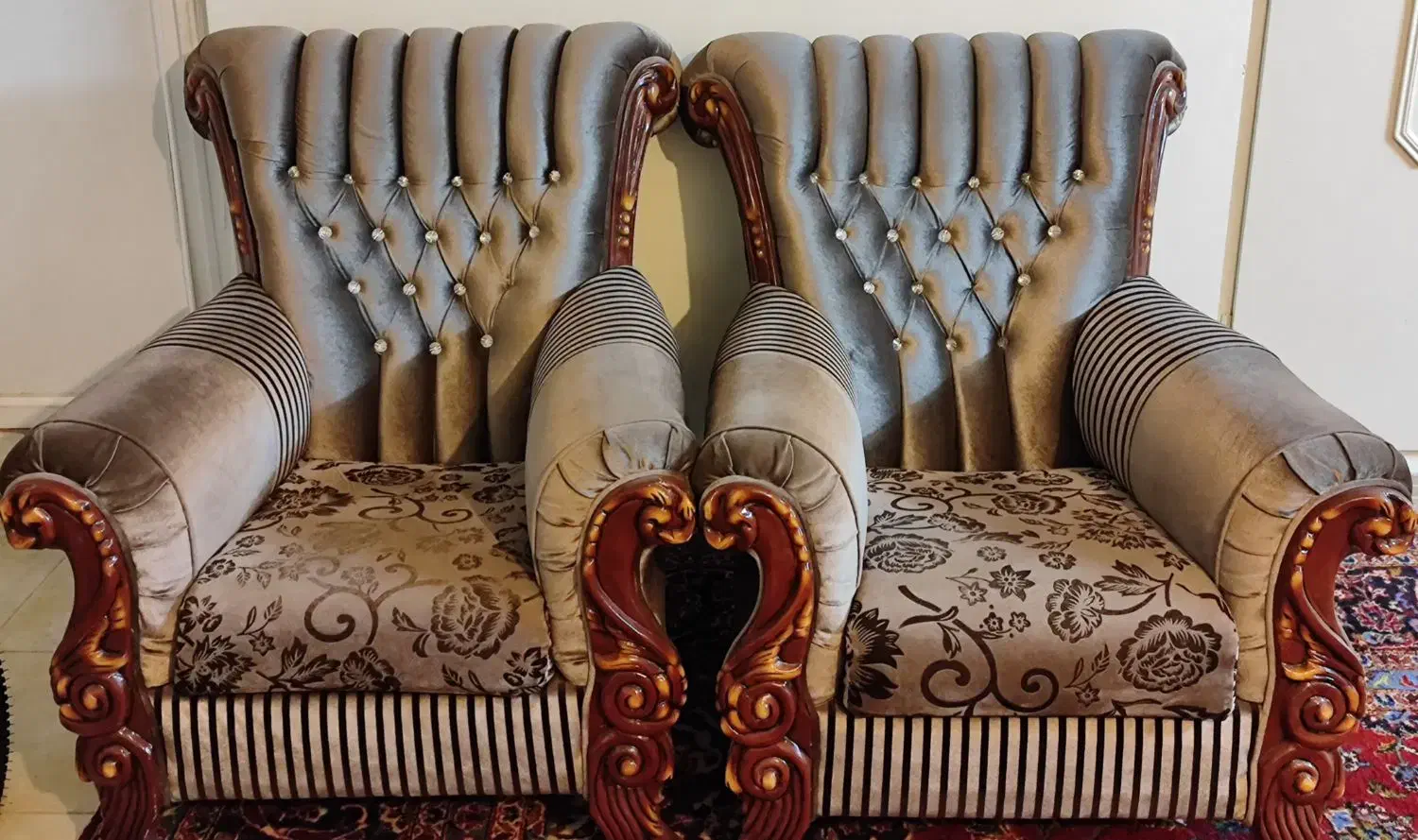 مبل راحتی ۷ نفره به همراه میز وسط|مبلمان خانگی و میز عسلی|دلیجان, |دیوار