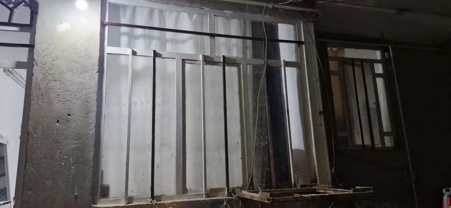 فروش در و پنجره دست دوم سالم با دوام و محکم|مصالح و تجهیزات ساختمان|ساوه, |دیوار