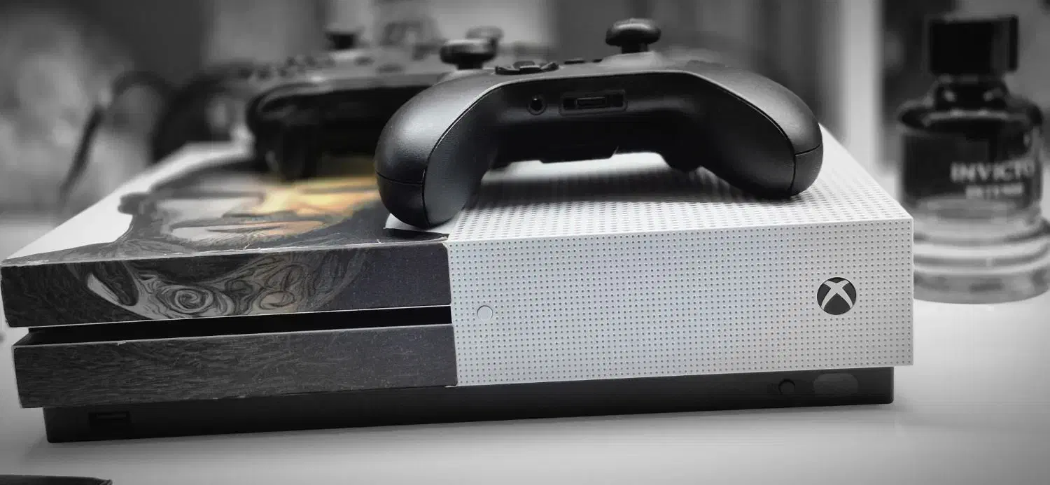 Xbox one s 1tb عروسکک فروش فوری|کنسول، بازی ویدئویی و آنلاین|کرمانشاه, |دیوار