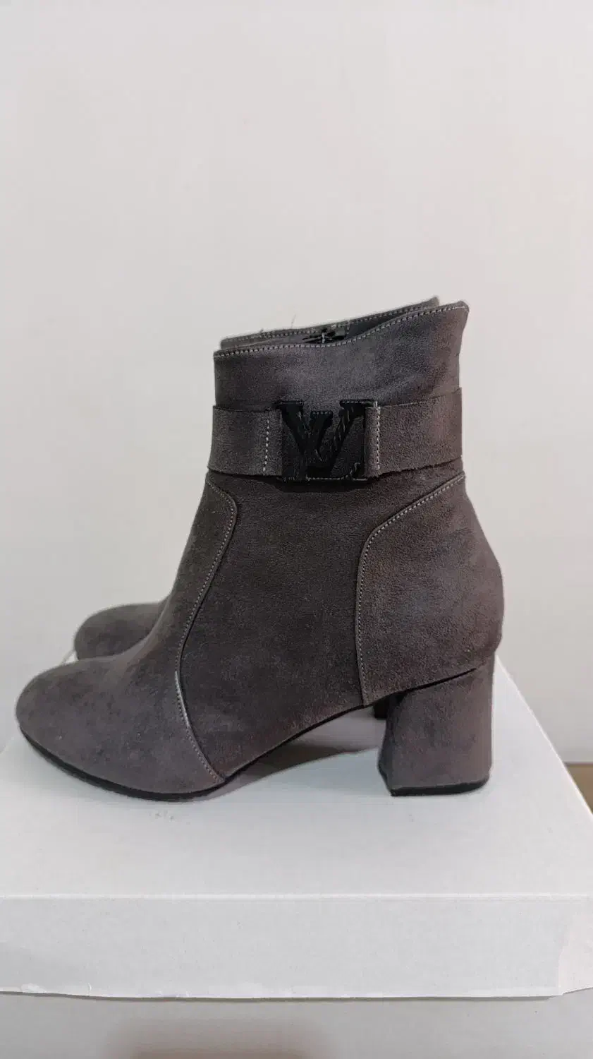 نیم بوت|کیف، کفش، کمربند|ارومیه, |دیوار