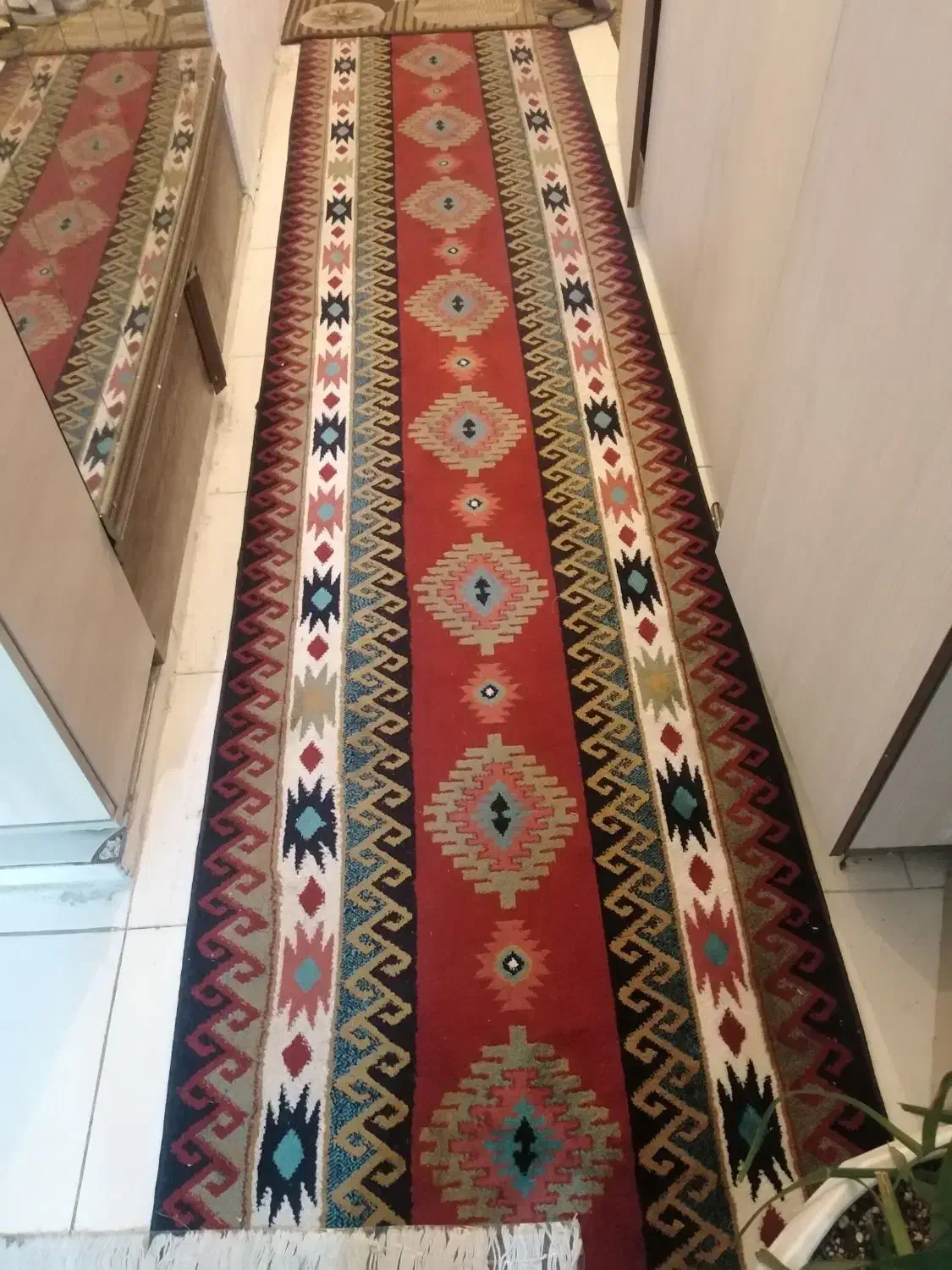 قالیچه و کناره طرح سنتی|فرش|رباطکریم, رباطکریم|دیوار