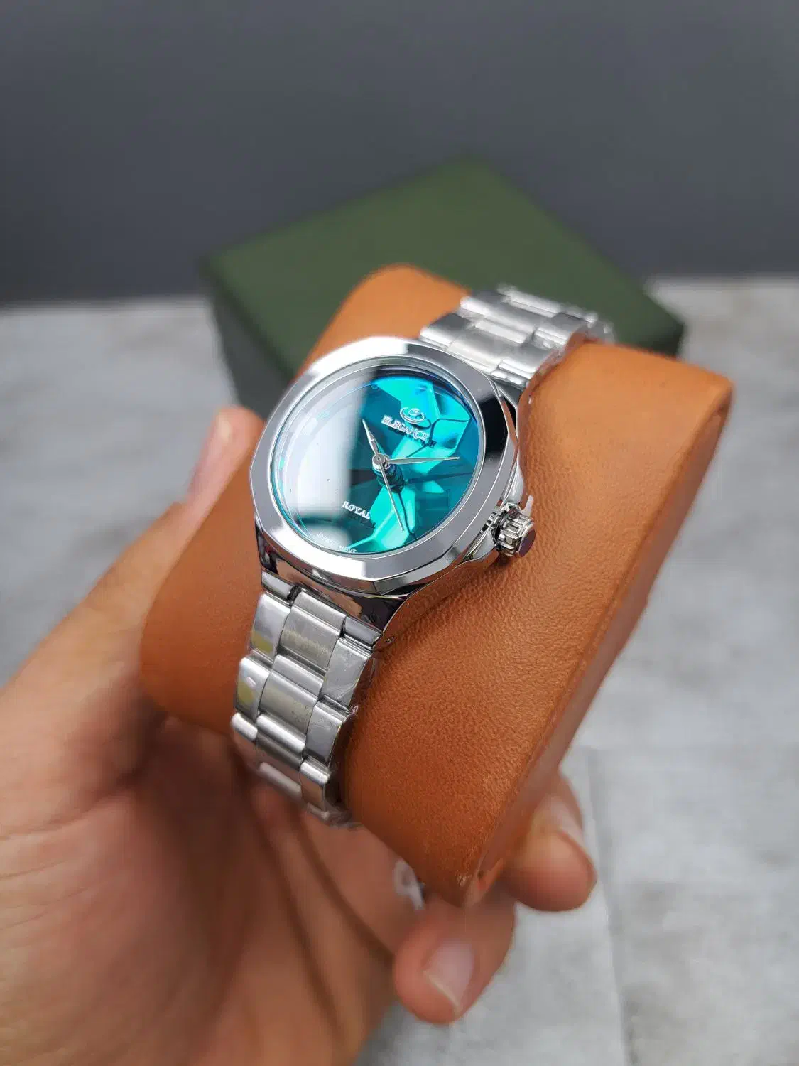 کادو ۲۰آذر روز زن و روز مادر الگانس منشوری سبز آبی|ساعت|اصفهان, قائمیه|دیوار