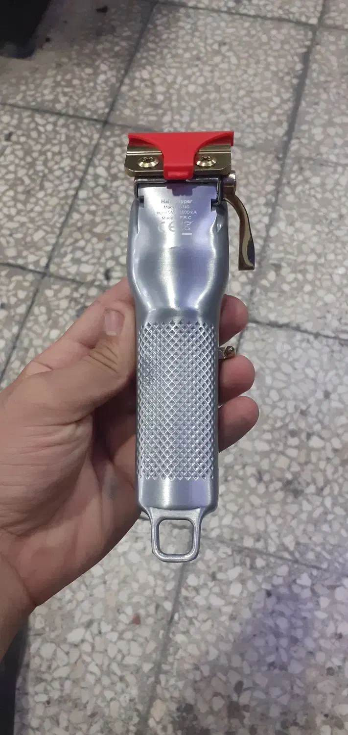 ماشین اصلاح vgr140 فروش فوری|آرایشی، بهداشتی، درمانی|قم, دروازه چوبی|دیوار