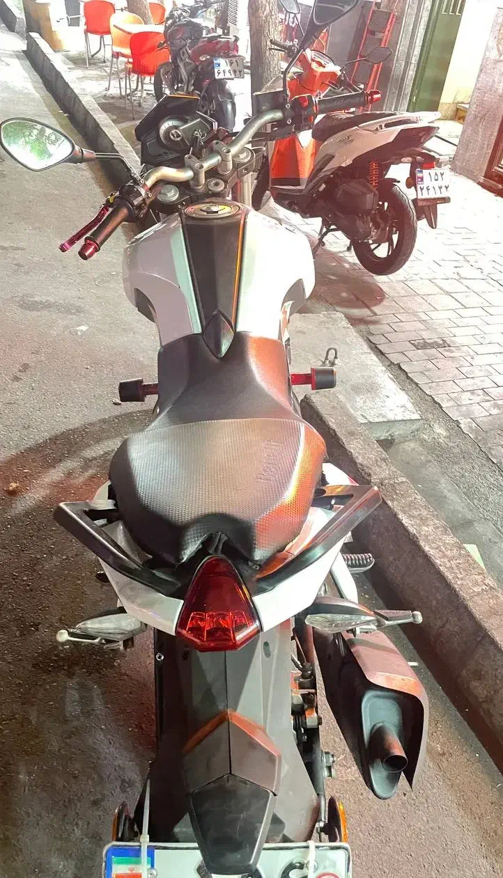 بنلی ۲۵۰ تک سیلندر|موتورسیکلت|ری, دیلمان|دیوار