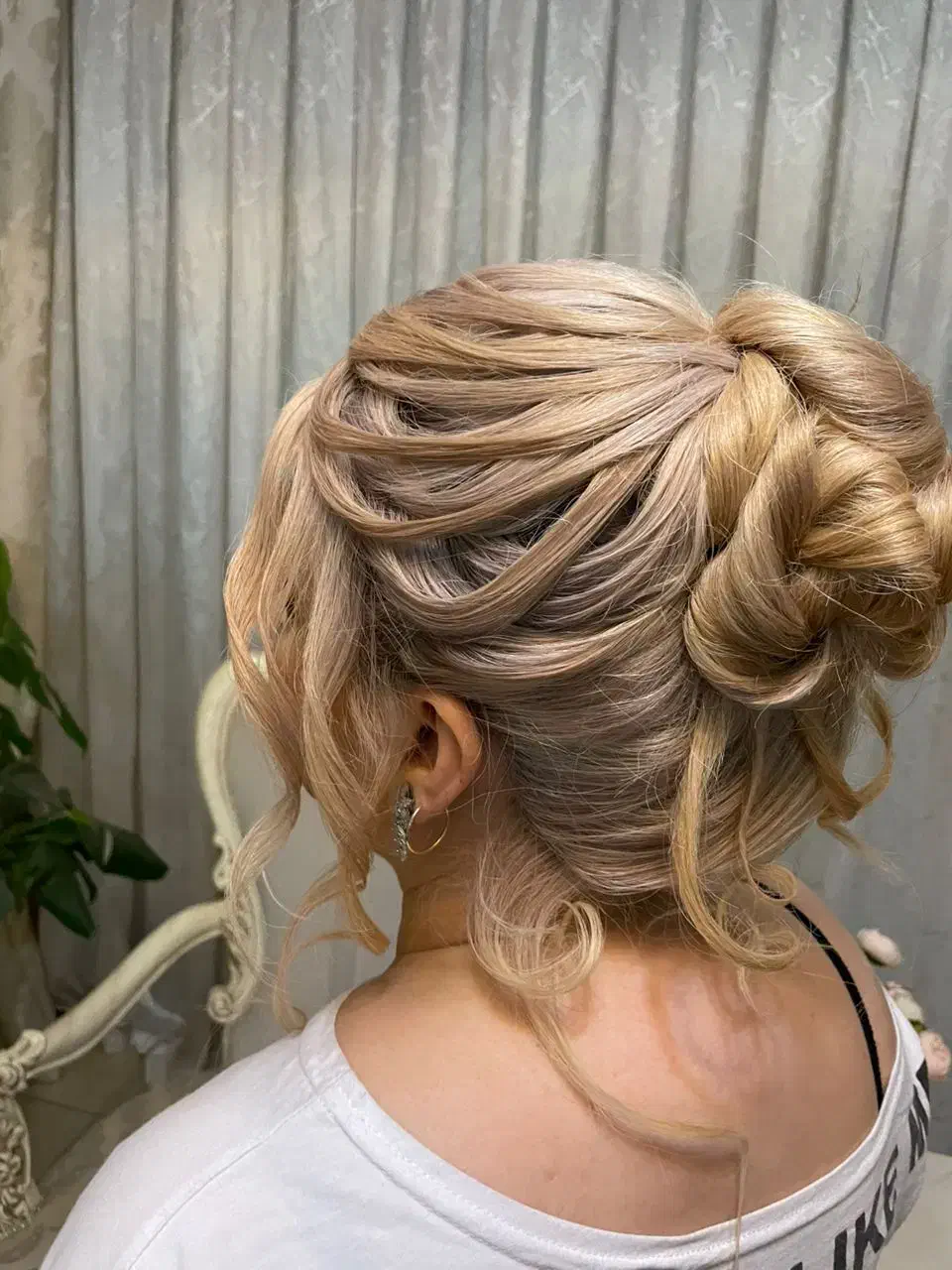 شینیون و میکاپ ویژه هردو فقط با ۱/۱۰۰/۰۰۰هزار|خدمات آرایشگری و زیبایی|اسلامشهر, شهرک واوان|دیوار