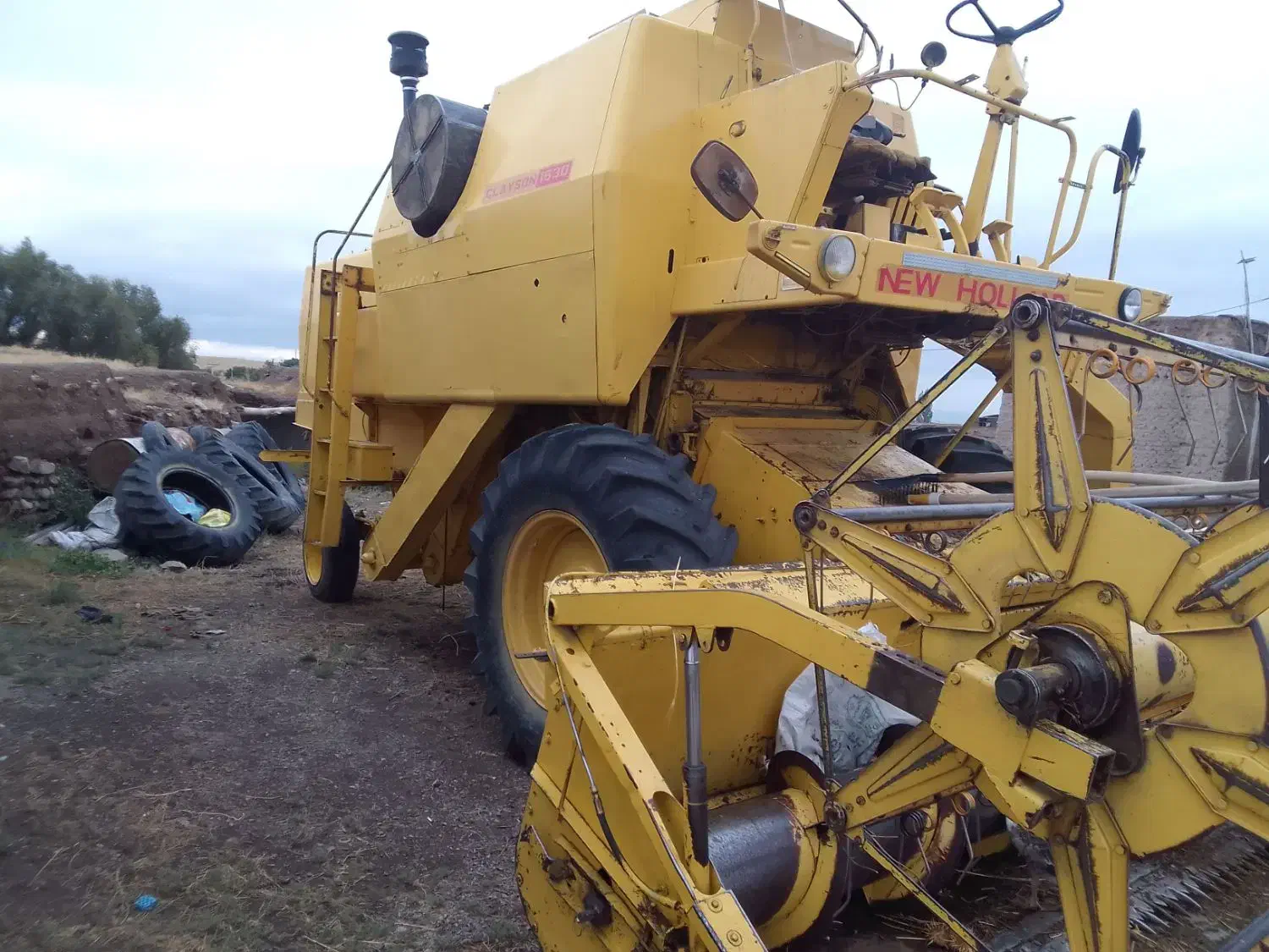 کمباین|خودرو سنگین|شیراز, چوگیاه‎|دیوار