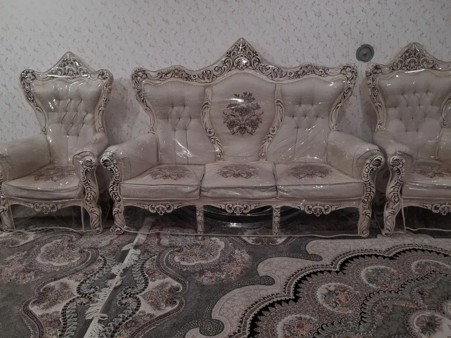 مبل سلطنتی|مبلمان خانگی و میز عسلی|یزد, |دیوار