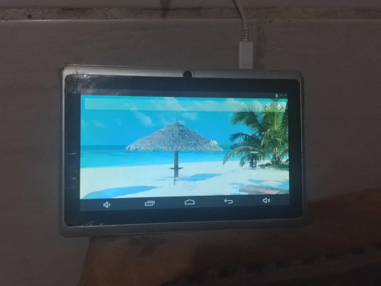 تبلت|تبلت|شهریار, شهریار|دیوار