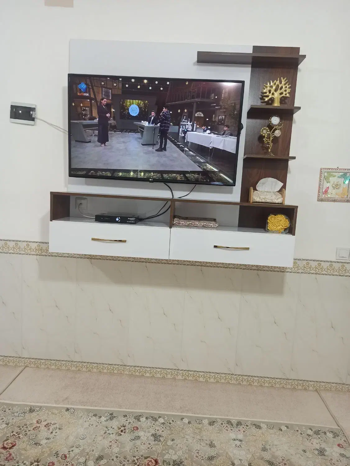 زیرتلویزیوندیواری|میز تلویزیون|ثلاث باباجانی, |دیوار